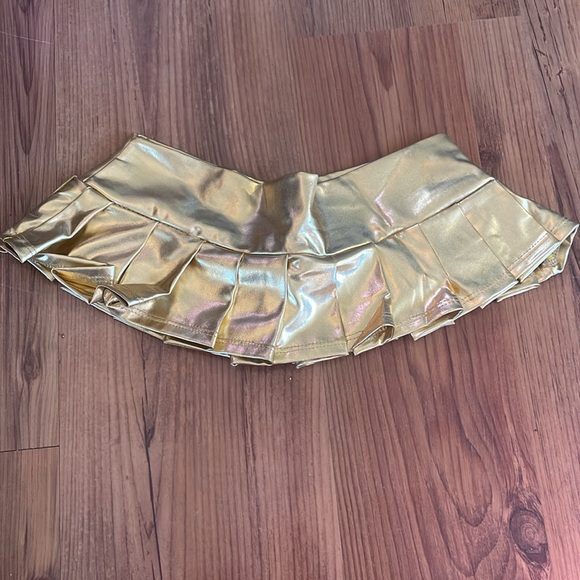 Gold Pleated Micro Mini Skirt Small - Picture 2 of 7